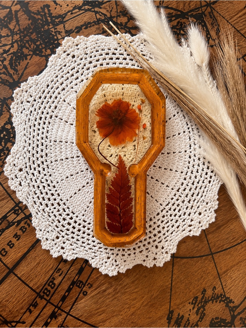 Vintage 1970s Mid-Century Botanical Lucite Spoon Rest